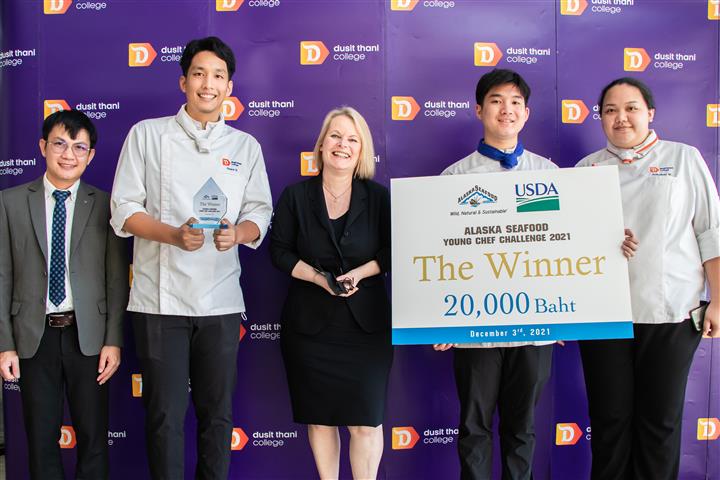 “วิทยาลัยดุสิตธานี คว้ารางวัลสุดยอดเชฟระดับอุดมศึกษา” ในรายการแข่งขัน “Alaska Seafood Young Chef Challenge 2021”