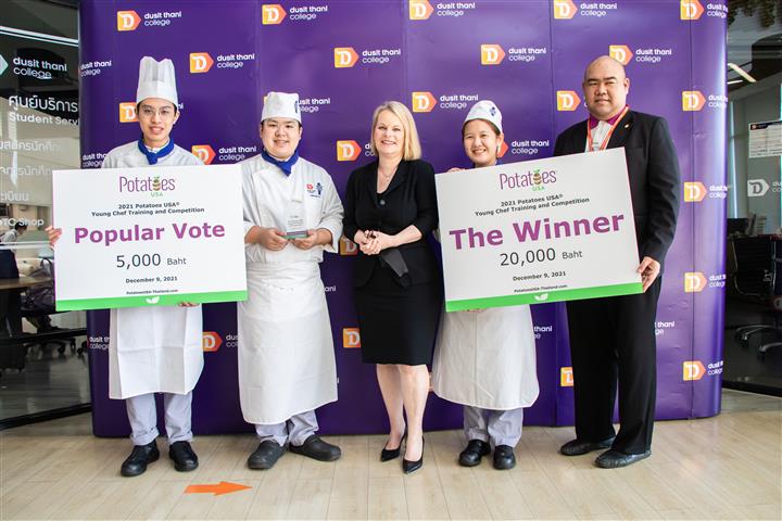 “วิทยาลัยดุสิตธานี กวาดรางวัลชนะเลิศ 2 รายการ” ในการแข่งขัน “2021 Potatoes USA(R) Young Chef Training and Competition”