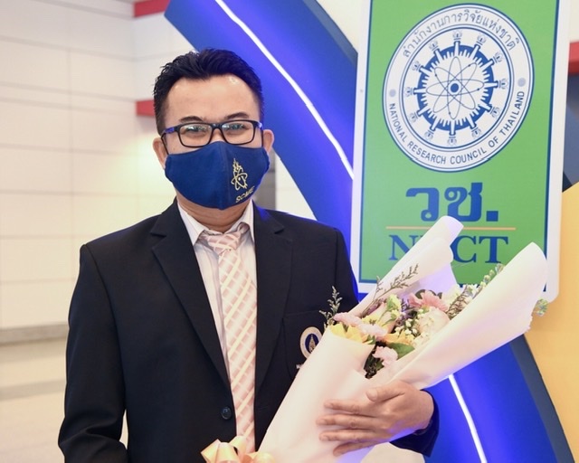 ม.มหิดล ค้นพบแนวทางใหม่ในการปรับเปลี่ยนคุณสมบัติของวัสดุฉลาดเพื่อประโยชน์ในทางอุตสาหกรรมและช่วยประหยัดทรัพยากรโลก ม.มหิดล ค้นพบแนวทางใหม่ในการปรับเปลี่ยนคุณสมบัติของวัสดุฉลาดเพื่อประโยชน์ในทางอุตสาหกรรมและช่วยประหยัดทรัพยากรโลก
