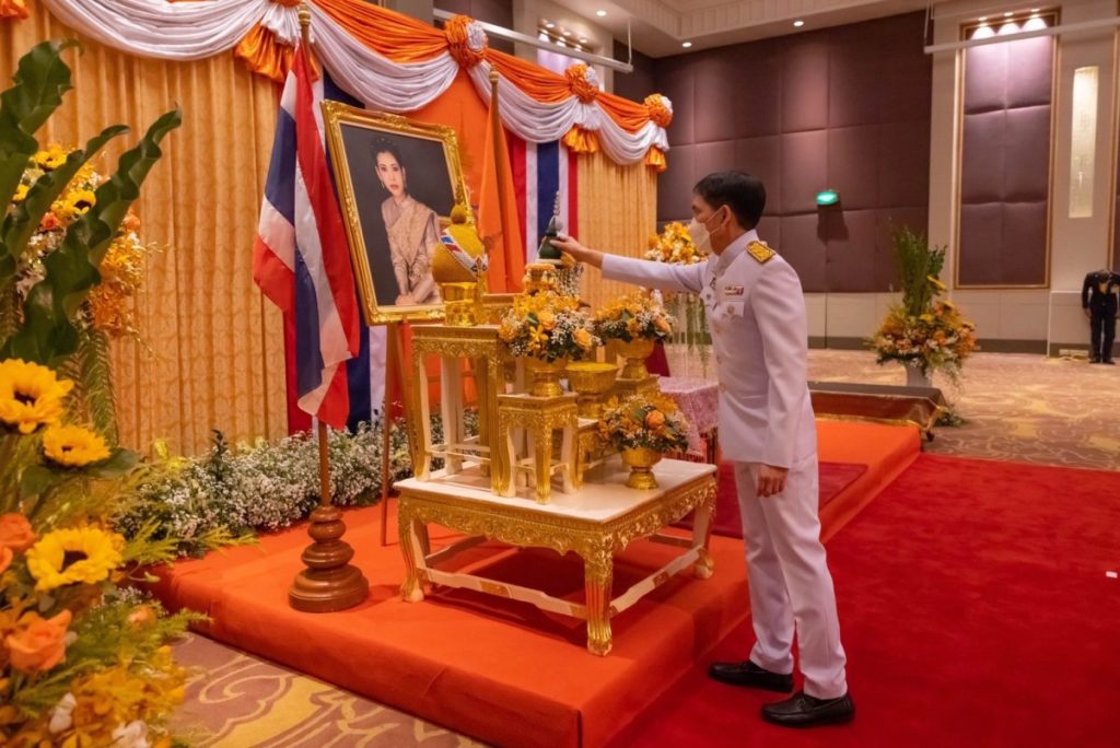 สมเด็จเจ้าฟ้าฯ กรมพระศรีสวางควัฒน วรขัตติยราชนารี องค์ประธานราชวิทยาลัยจุฬาภรณ์ทรงพระกรุณาโปรดให้เลขาธิการราชวิทยาลัยจุฬาภรณ์ เป็นผู้แทนพระองค์ไปในงานปฐมนิเทศนักศึกษาใหม่