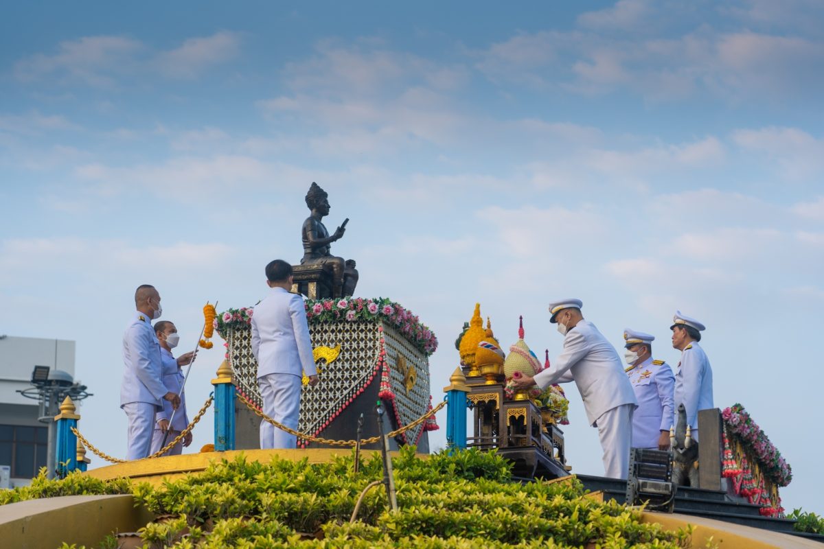 ม.รามฯ บวงสรวงพ่อขุนฯ ในวันพ่อขุนรามคำแหงมหาราช