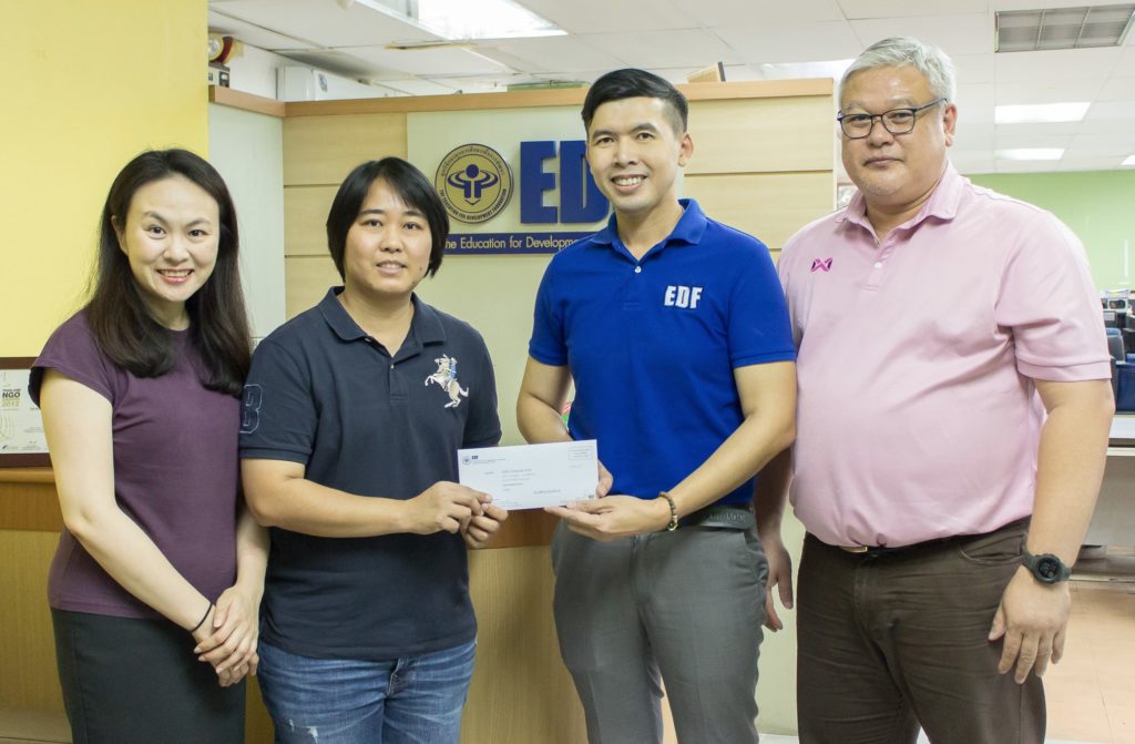 มูลนิธิ EDF รับมอบเงินทุนสำหรับนักเรียนที่ขาดแคลนจากเว็บสแปลช