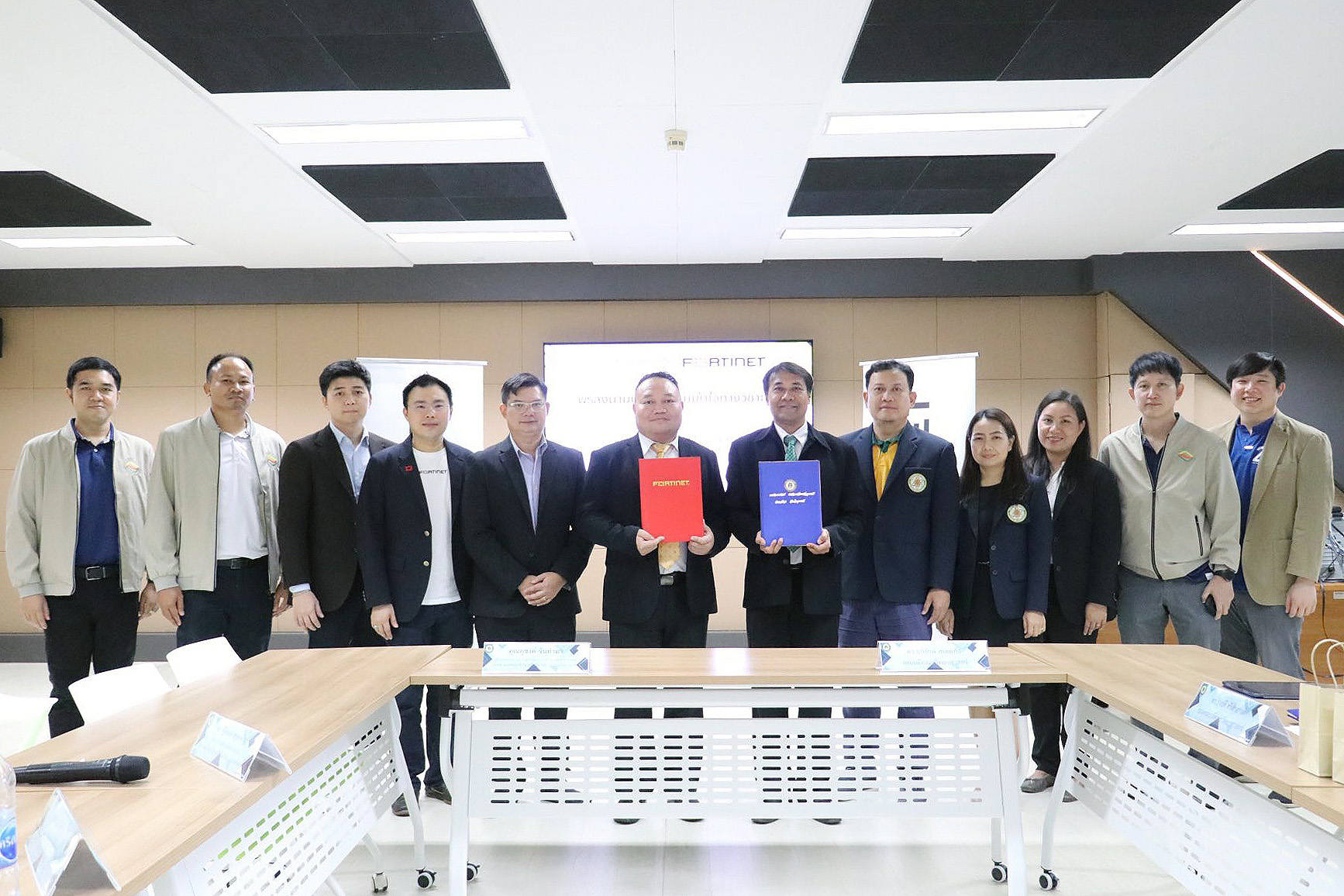 ฟอร์ติเน็ต จับมือราชภัฏอุดรธานี เสริมหลักสูตร Network Security Expert สร้างบัณฑิตรองรับตลาดงานไซเบอร์ซีเคียวริตี้ ฟอร์ติเน็ต จับมือราชภัฏอุดรธานี เสริมหลักสูตร Network Security Expert สร้างบัณฑิตรองรับตลาดงานไซเบอร์ซีเคียวริตี้