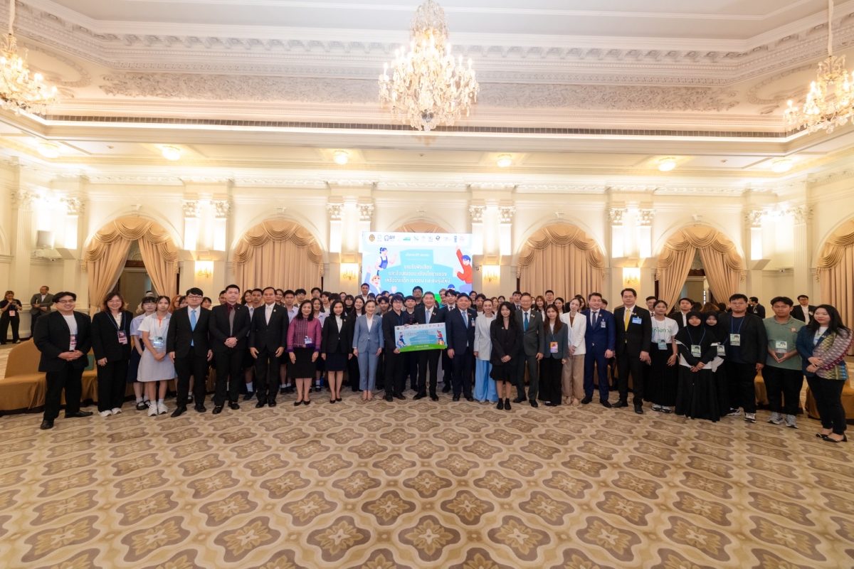 เครือข่ายเยาวชนเพื่อความเสมอภาคทางการศึกษา นำเสนอนโยบาย “Learning Passport” ต่อคณะรัฐมนตรี ชูแนวคิดบัตรประชาชนใบเดียว พาเด็กทุกคนเข้าถึงการเรียนรู้ฟรีได้ตลอดชีวิต
