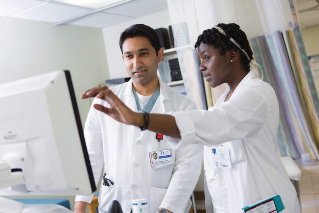 Four Practical Tips from St. George’s University for Studying Medicine Across Borders