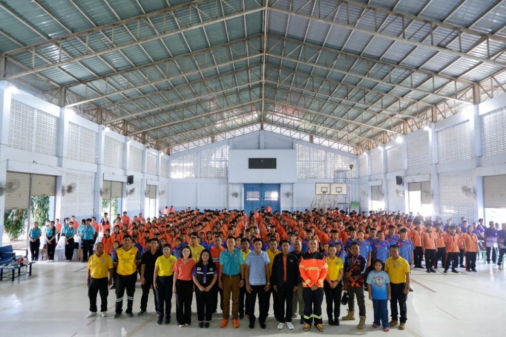 ข้าวจาน น้ำขวด พาน้องหนีไฟและการปฐมพยาบาล CPR เบื้องต้นเสริมทักษะความปลอดภัยให้นักเรียน