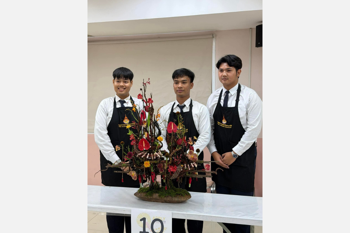 นักศึกษาคหกรรมศาสตร์ศึกษา มทร.กรุงเทพ คว้ารางวัลรองชนะเลิศอันดับ 1 การแข่งขันจัดดอกไม้ชิงถ้วยพระราชทาน กรมสมเด็จพระเทพฯ นักศึกษาคหกรรมศาสตร์ศึกษา มทร.กรุงเทพ คว้ารางวัลรองชนะเลิศอันดับ 1 การแข่งขันจัดดอกไม้ชิงถ้วยพระราชทาน กรมสมเด็จพระเทพฯ