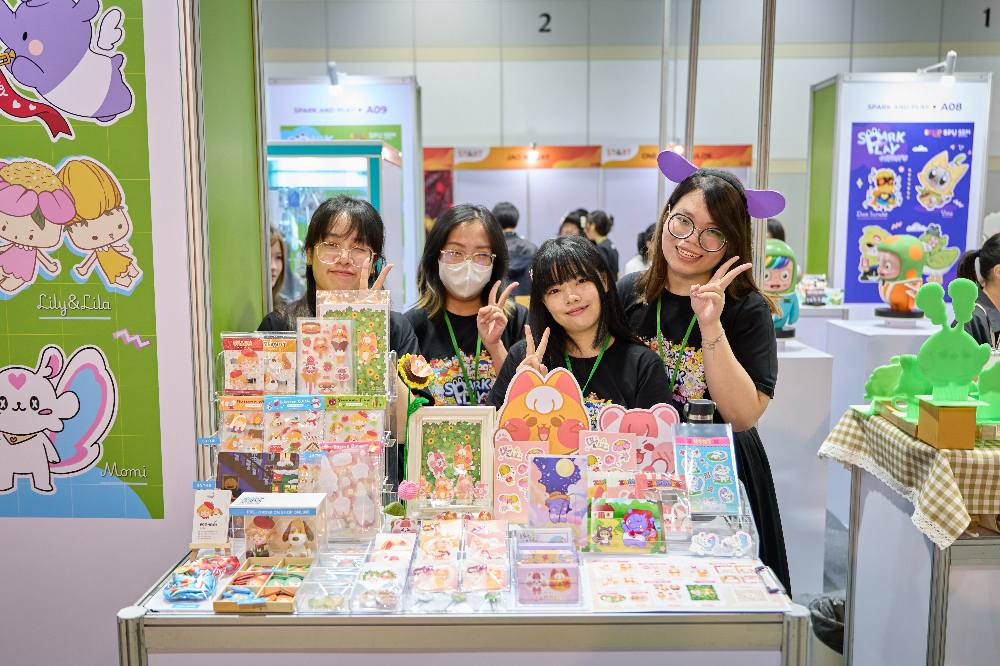 คณะดิจิทัลมีเดีย ม.ศรีปทุม ปั้นกำลังคน Creative IP เปิดตัวรายวิชา Product Licensing เสริมศักยภาพนักออกแบบสู่ตลาดเศรษฐกิจสร้างสรรค์ คณะดิจิทัลมีเดีย ม.ศรีปทุม ปั้นกำลังคน Creative IP เปิดตัวรายวิชา Product Licensing เสริมศักยภาพนักออกแบบสู่ตลาดเศรษฐกิจสร้างสรรค์